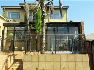 4 Bed House in Hurst Hill