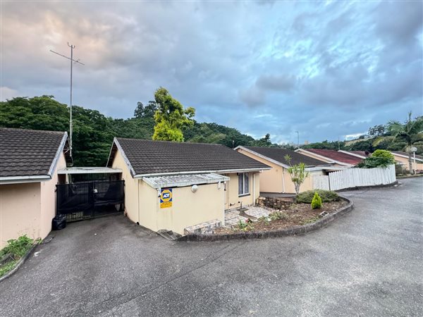 2 Bedroom Townhouse 2 Bedroom Townhouse
