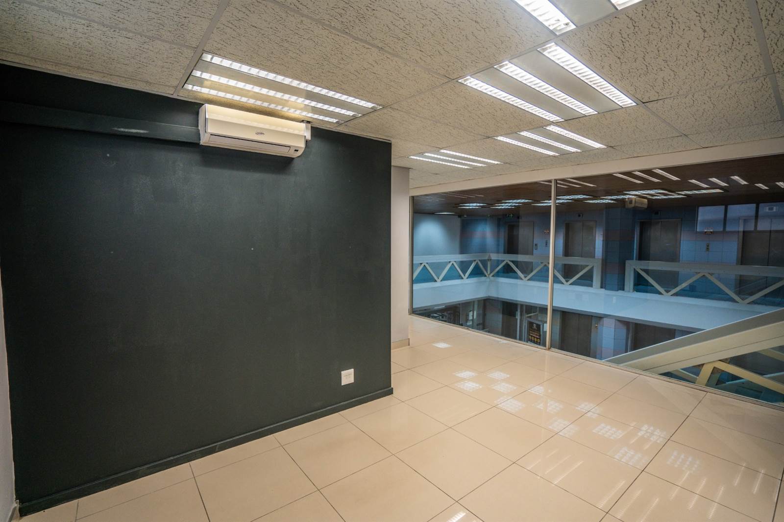 310  m² Office Space in East London Central photo number 7