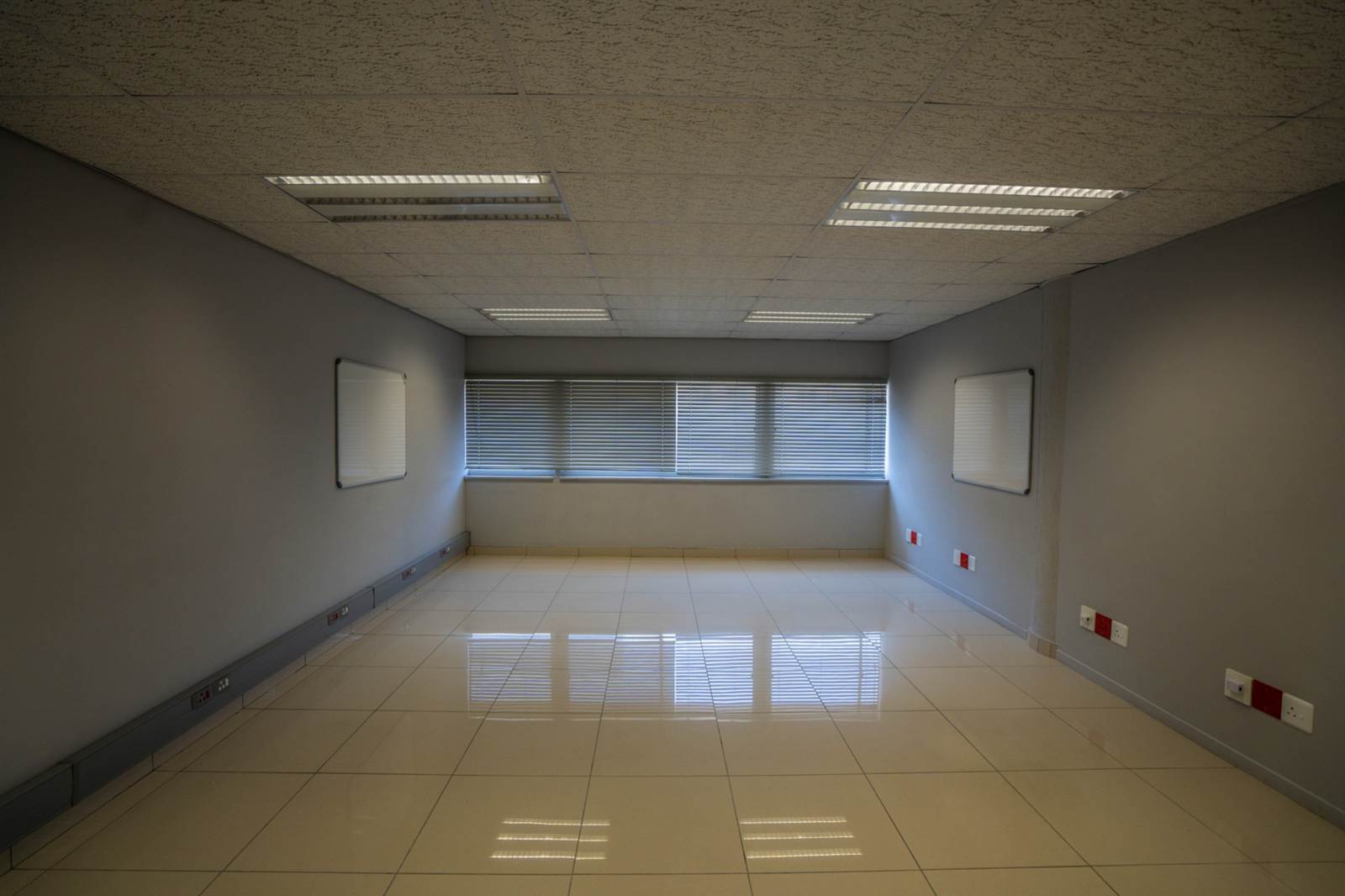 310  m² Office Space in East London Central photo number 25