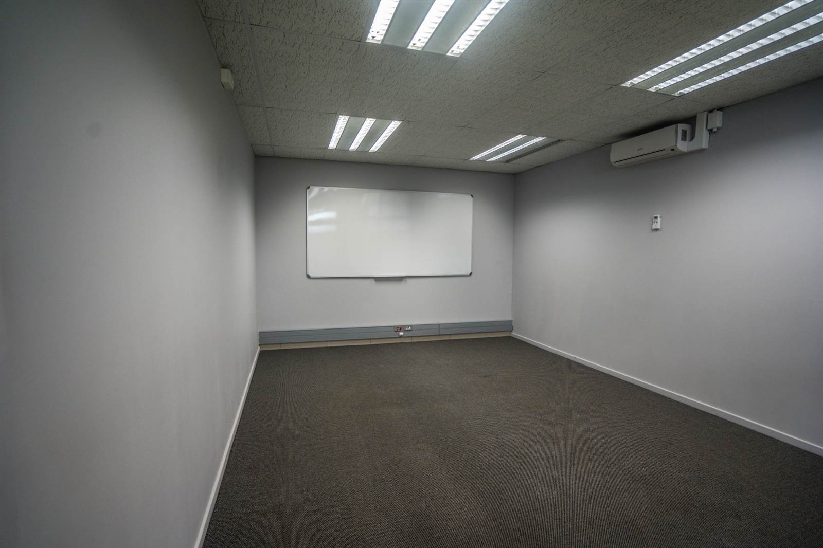 310  m² Office Space in East London Central photo number 13