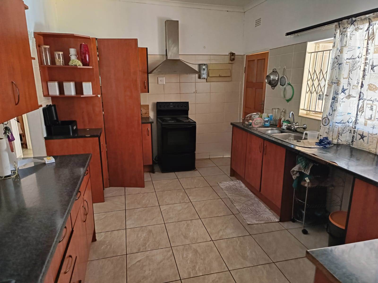 4 Bed House in Protea Park photo number 3