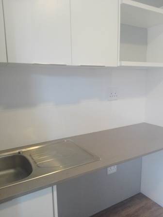 2 Bed Apartment in Athlone Park photo number 5