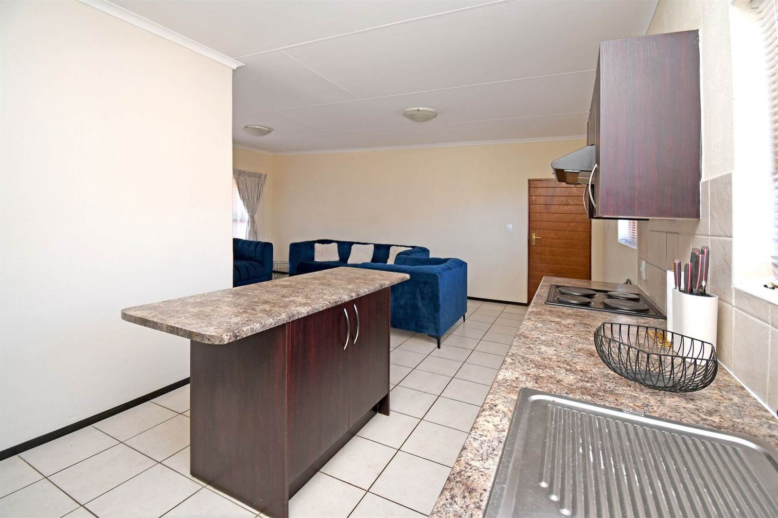 2 Bed Apartment in Olivedale photo number 10