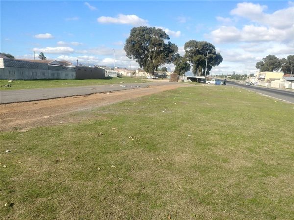 1.7 ha Land available in High Gate
