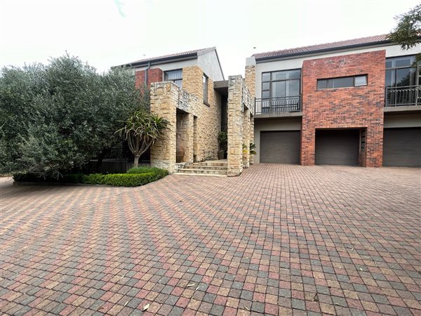 5 Bedroom House 5 Bedroom House