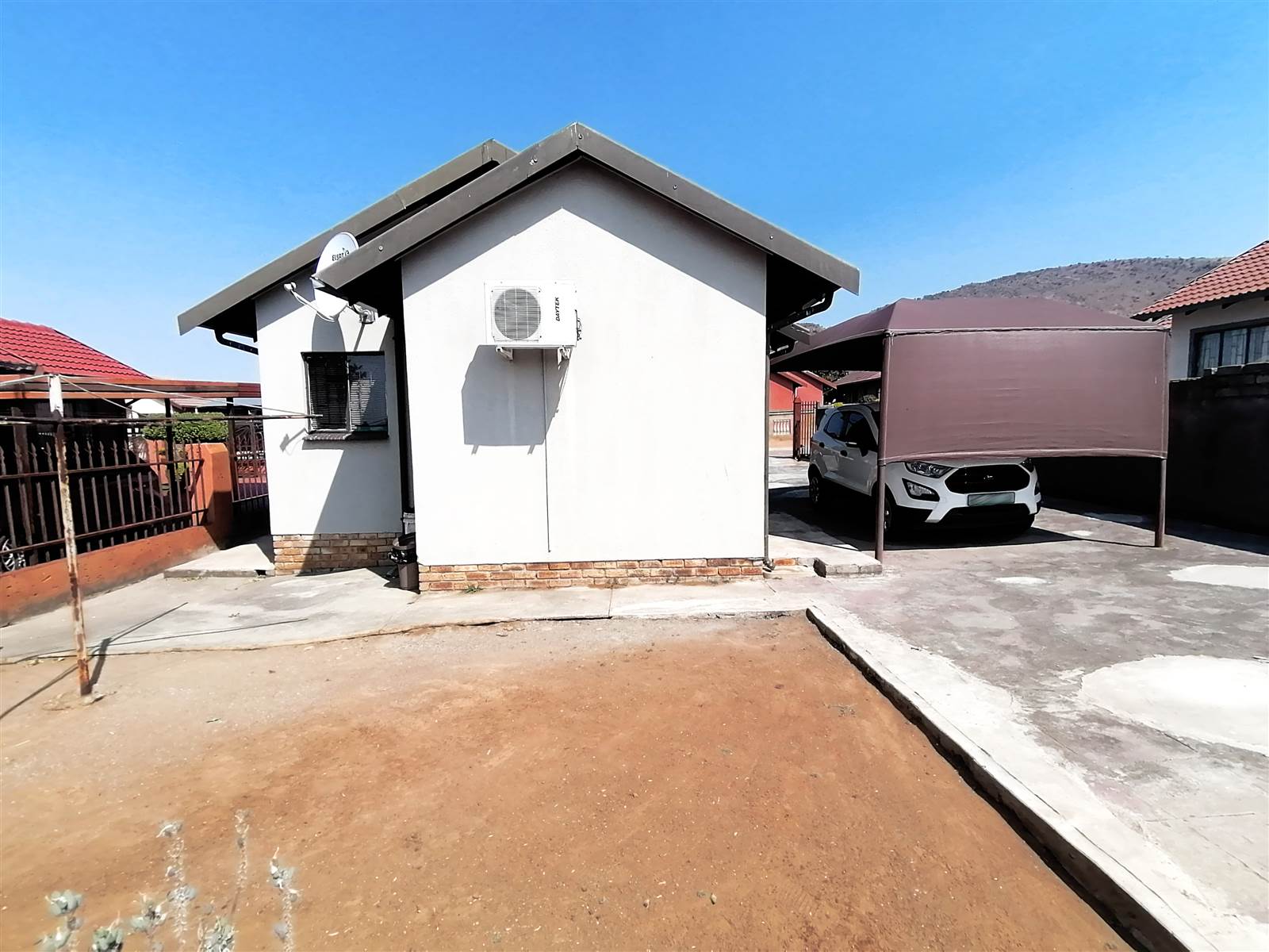 2 Bed House in Tlhabane photo number 21