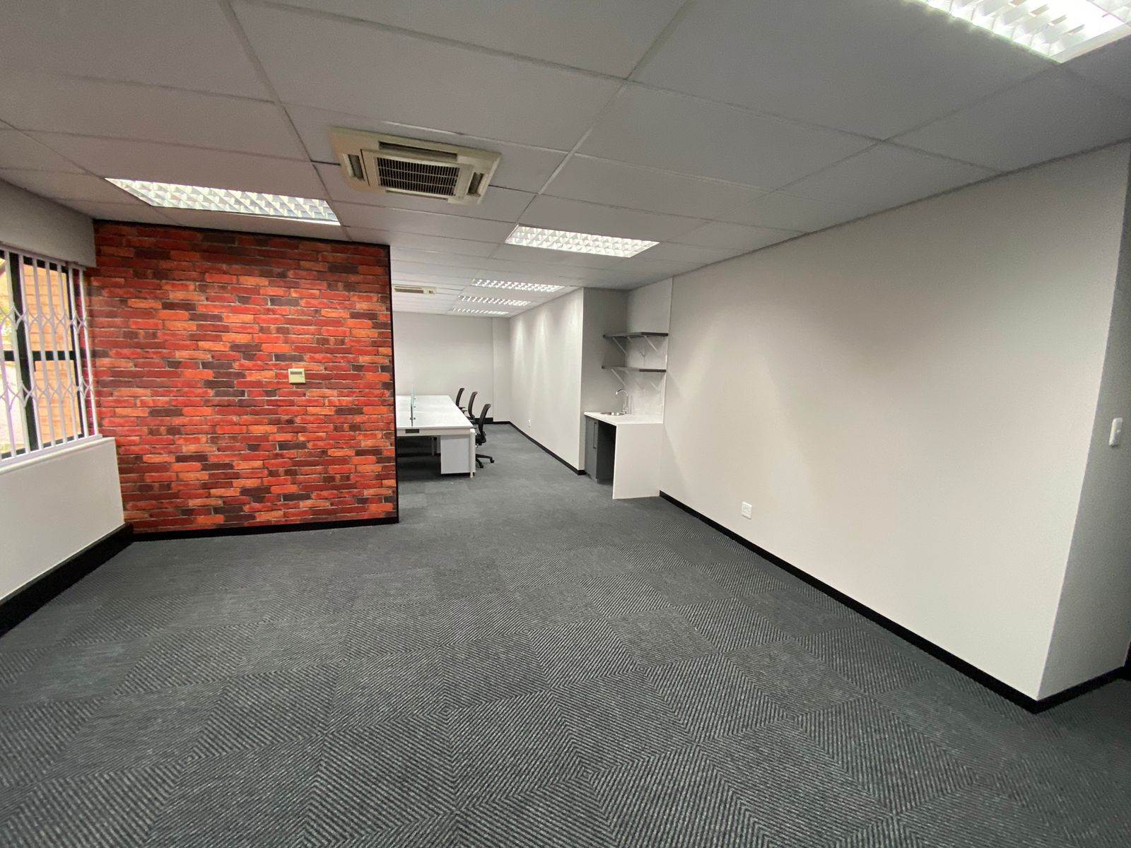 84  m² Commercial space in Sunninghill photo number 11