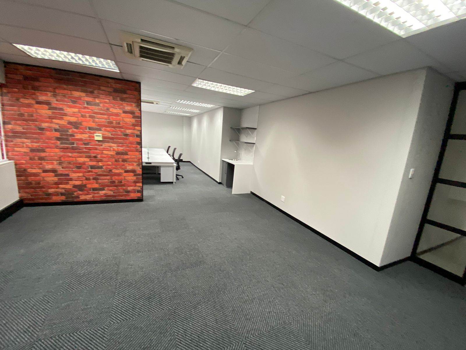 84  m² Commercial space in Sunninghill photo number 12