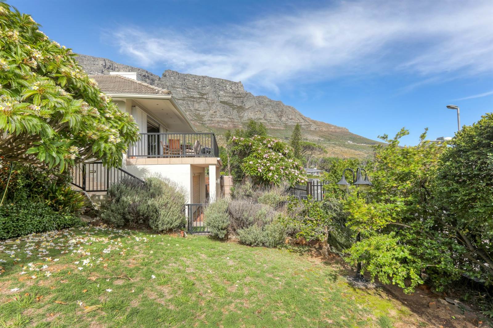 5 Bed House in Vredehoek photo number 21