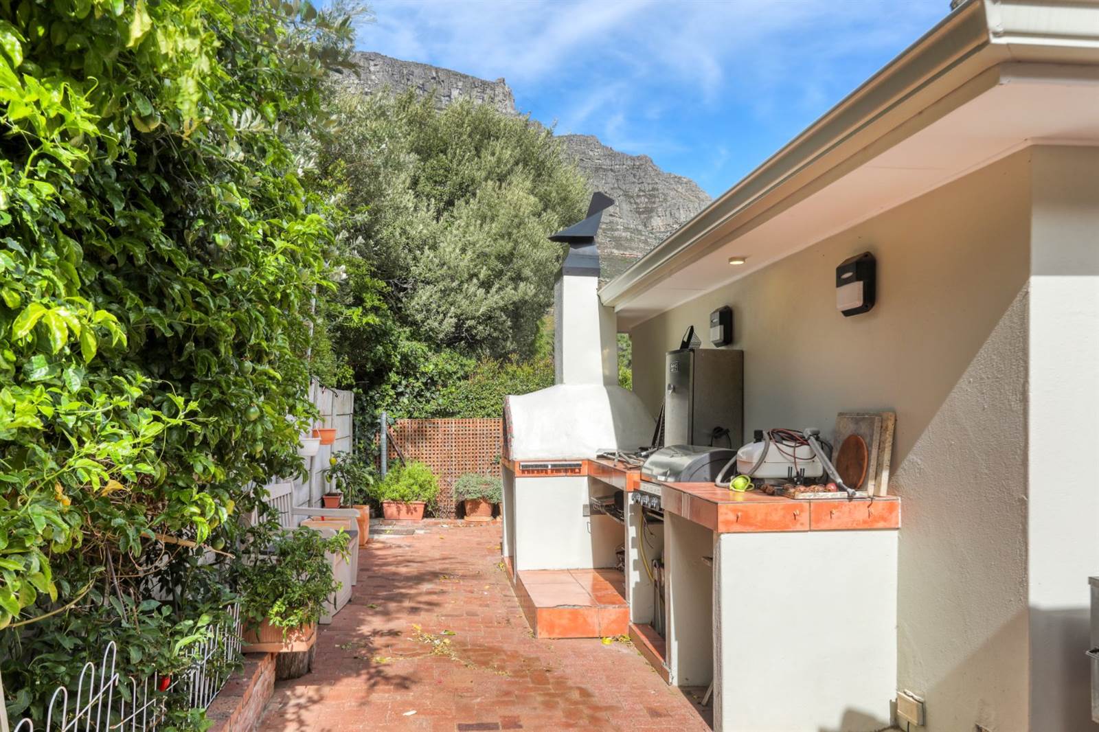 5 Bed House in Vredehoek photo number 19