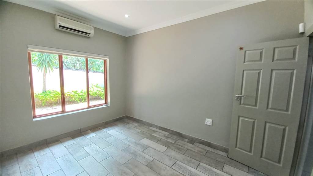 13  m² Commercial space in Waterkloof Glen photo number 6