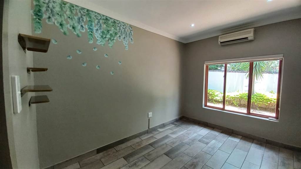 13  m² Commercial space in Waterkloof Glen photo number 11