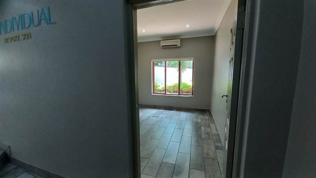 13  m² Commercial space in Waterkloof Glen photo number 4