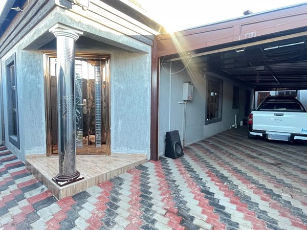 3 Bedroom House 3 Bedroom House