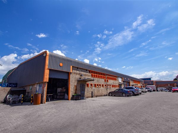 299  m² Industrial space