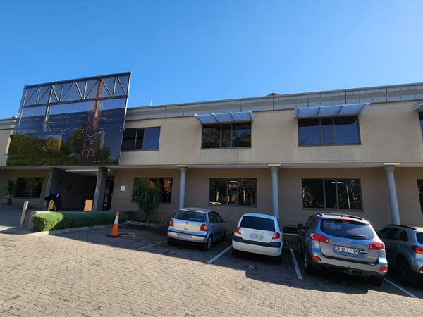 1 195  m² Commercial space