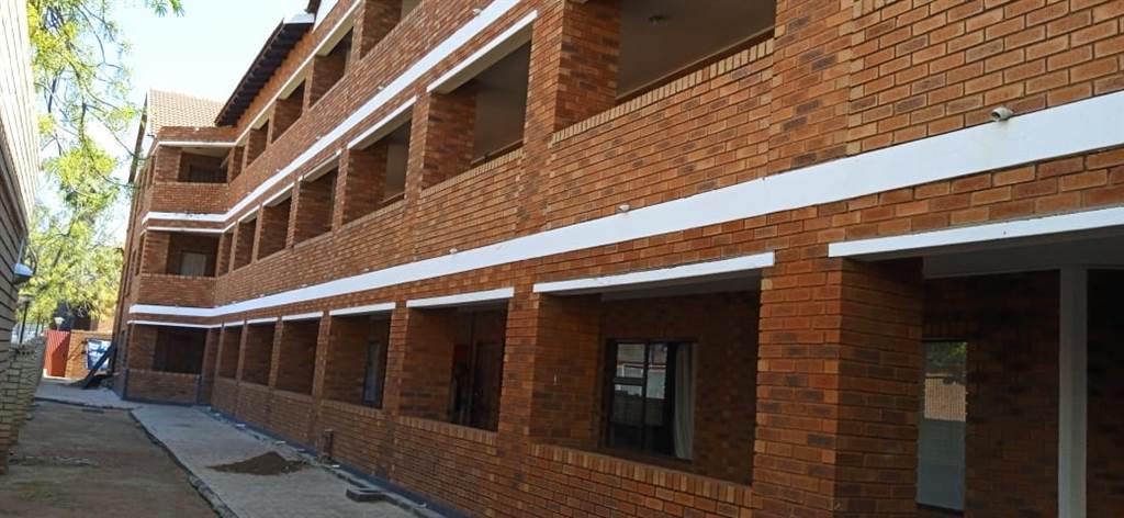 1200  m² Commercial space in Pretoria North photo number 5