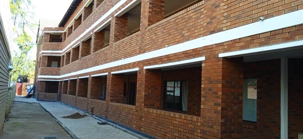 1200  m² Commercial space in Pretoria North photo number 6