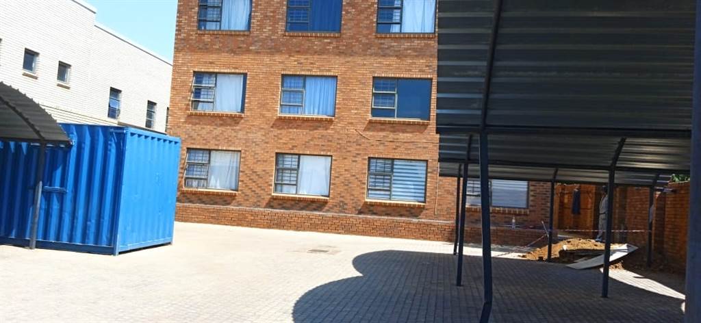 1200  m² Commercial space in Pretoria North photo number 14
