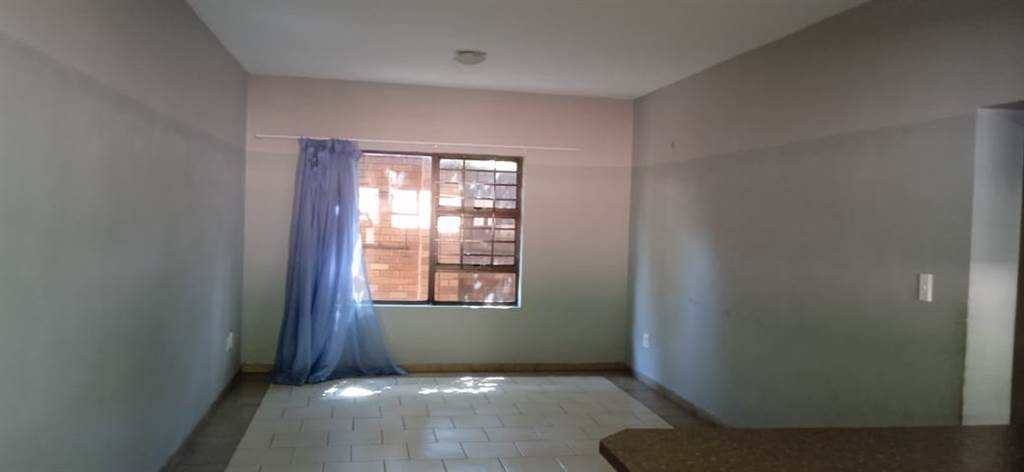 1200  m² Commercial space in Pretoria North photo number 12