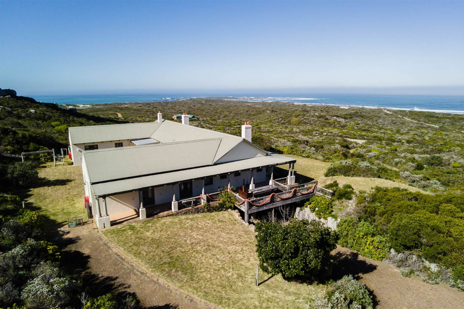 4 Bed House in Pringle Bay photo number 3