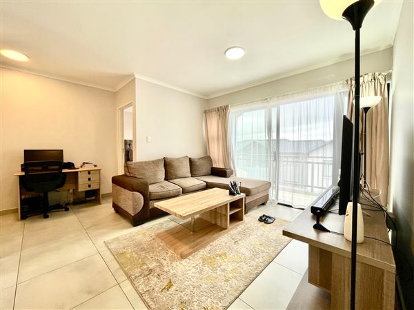 2 Bed Apartment in Lombardy Estate