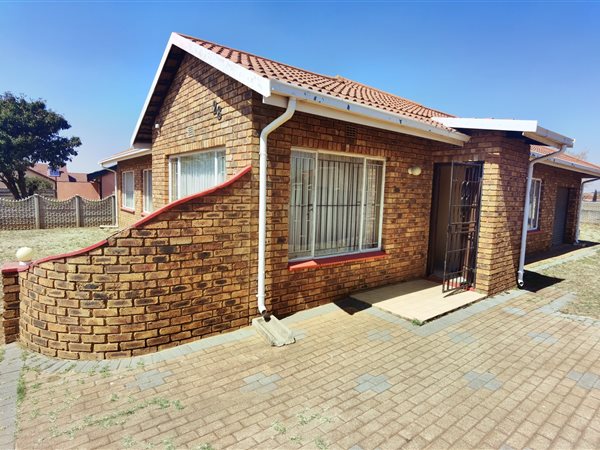 3 Bedroom House 3 Bedroom House
