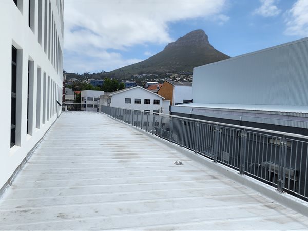 75  m² Commercial space