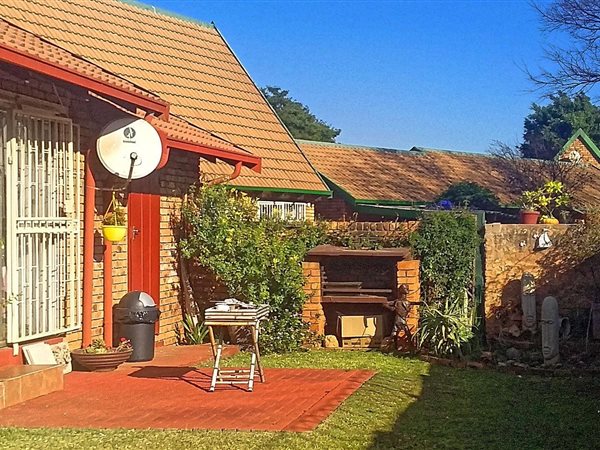 3 Bedroom Townhouse 3 Bedroom Townhouse