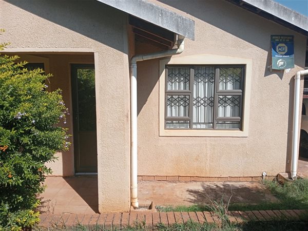 4 Bed House in Panorama Gardens