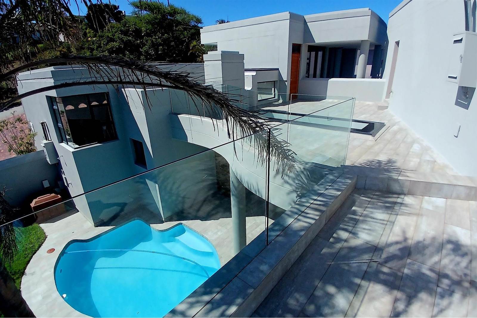 6 Bed House in Brenton on Sea photo number 9