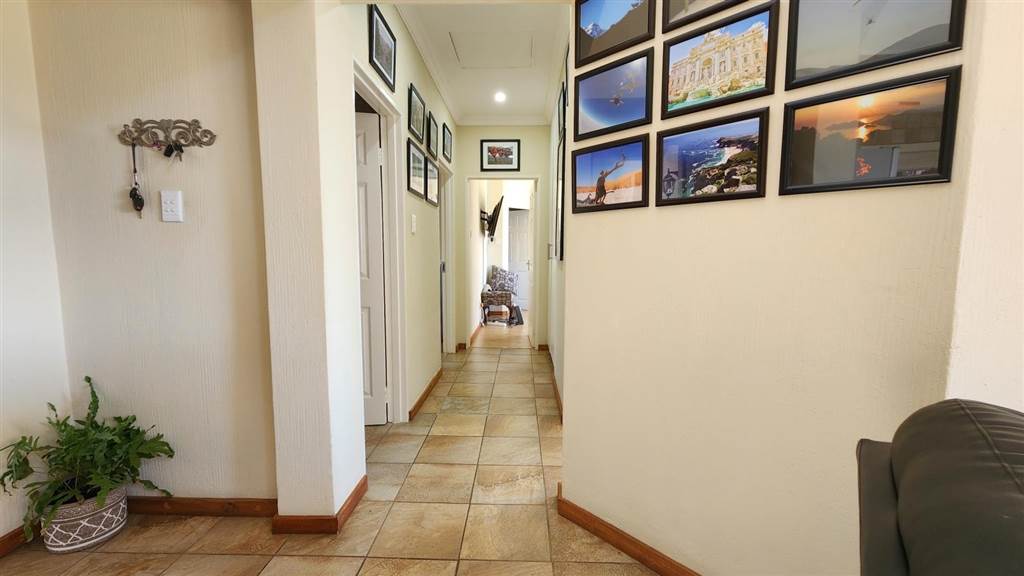 3 Bed Townhouse in Boschkop photo number 16