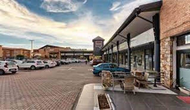 130  m² Retail Space in Sunninghill photo number 19