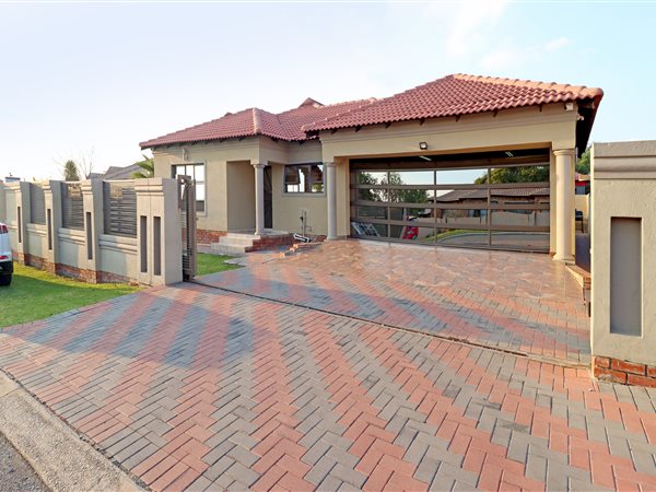 3 Bedroom House 3 Bedroom House