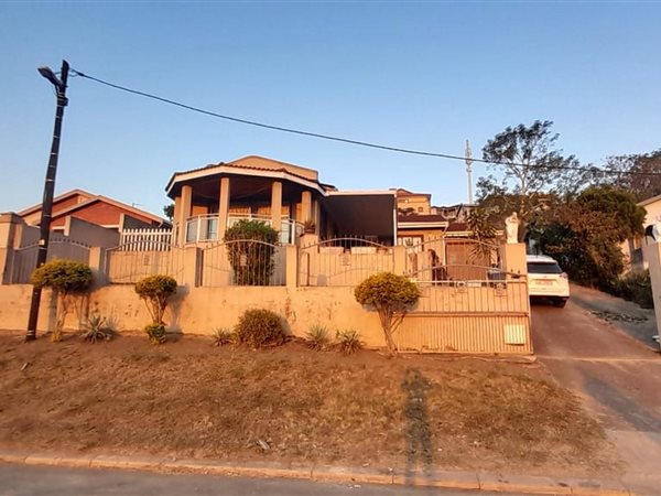 3 Bedroom House 3 Bedroom House