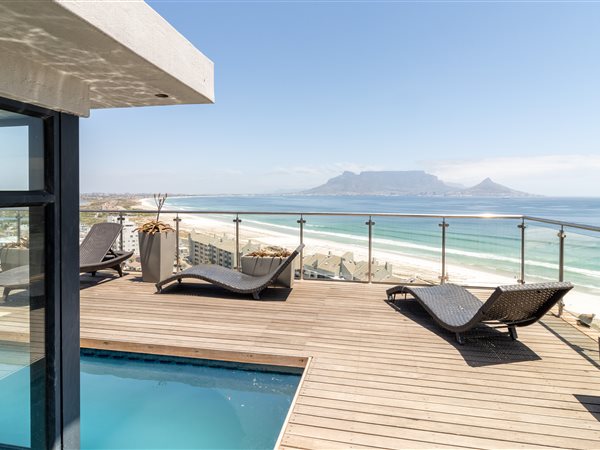 3 Bed Apartment in Bloubergstrand
