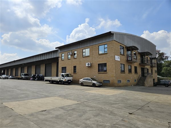 2 500  m² Industrial space