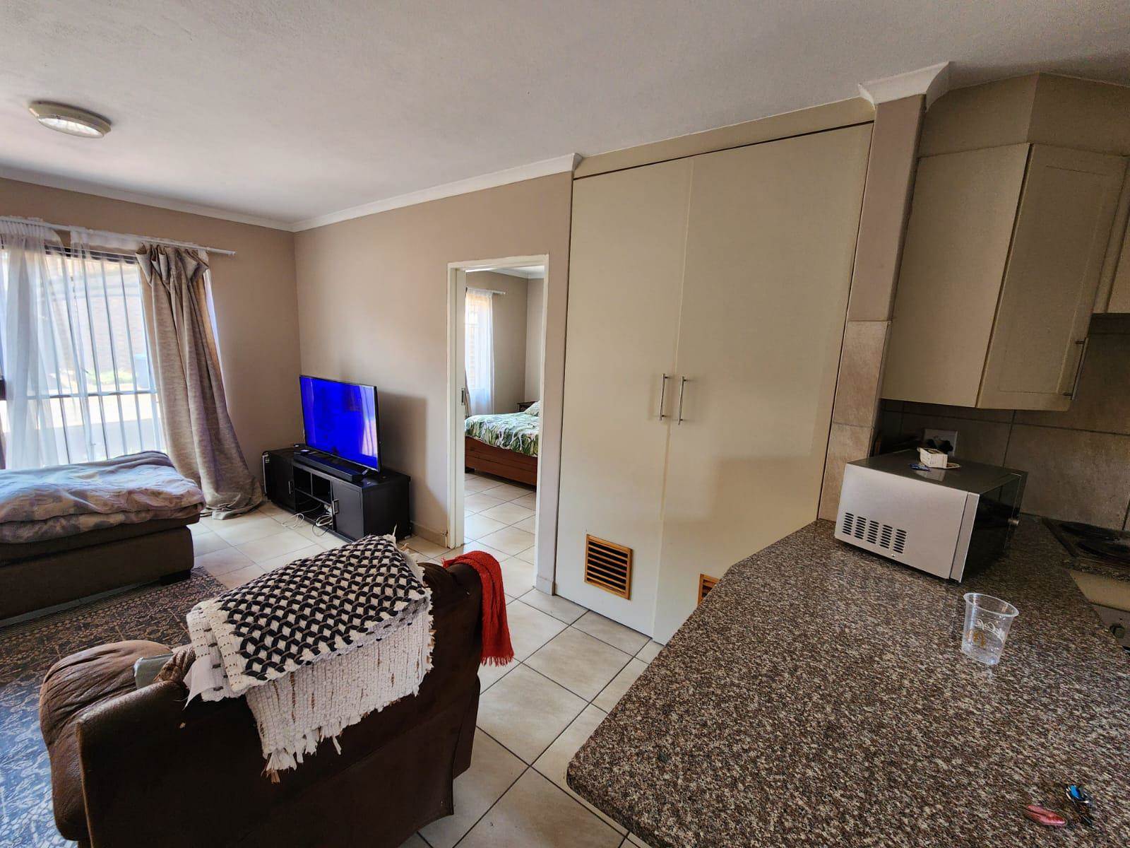 1 Bed Apartment in Annlin photo number 2