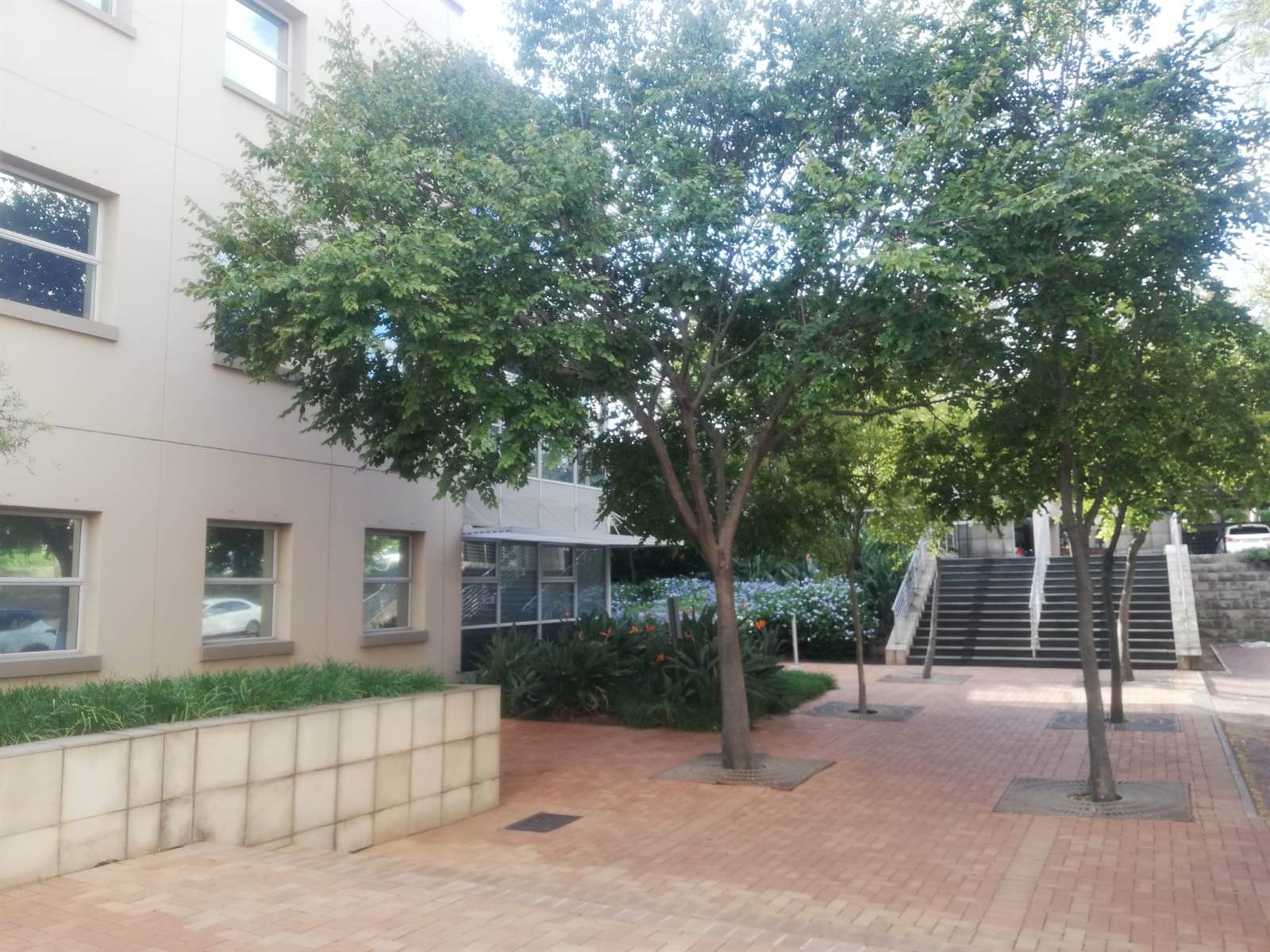 762.3  m² Commercial space in Woodmead photo number 2