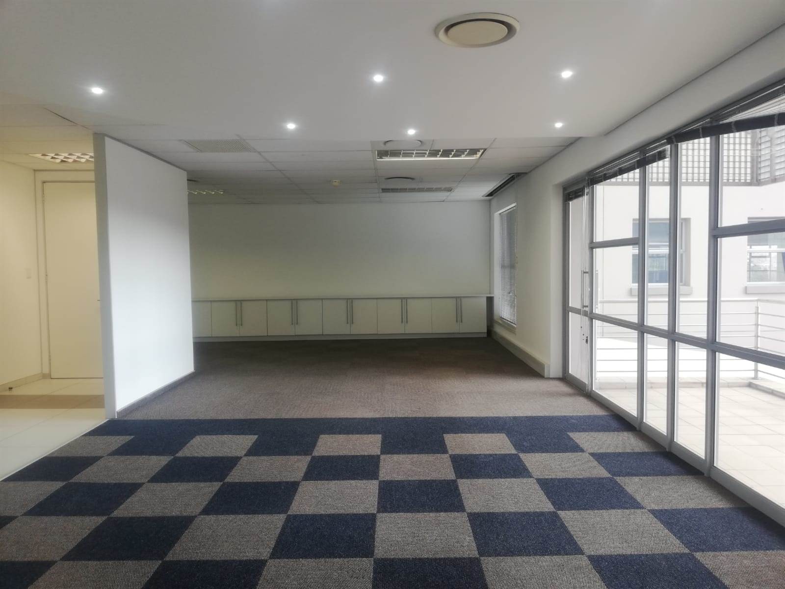 762.3  m² Commercial space in Woodmead photo number 8