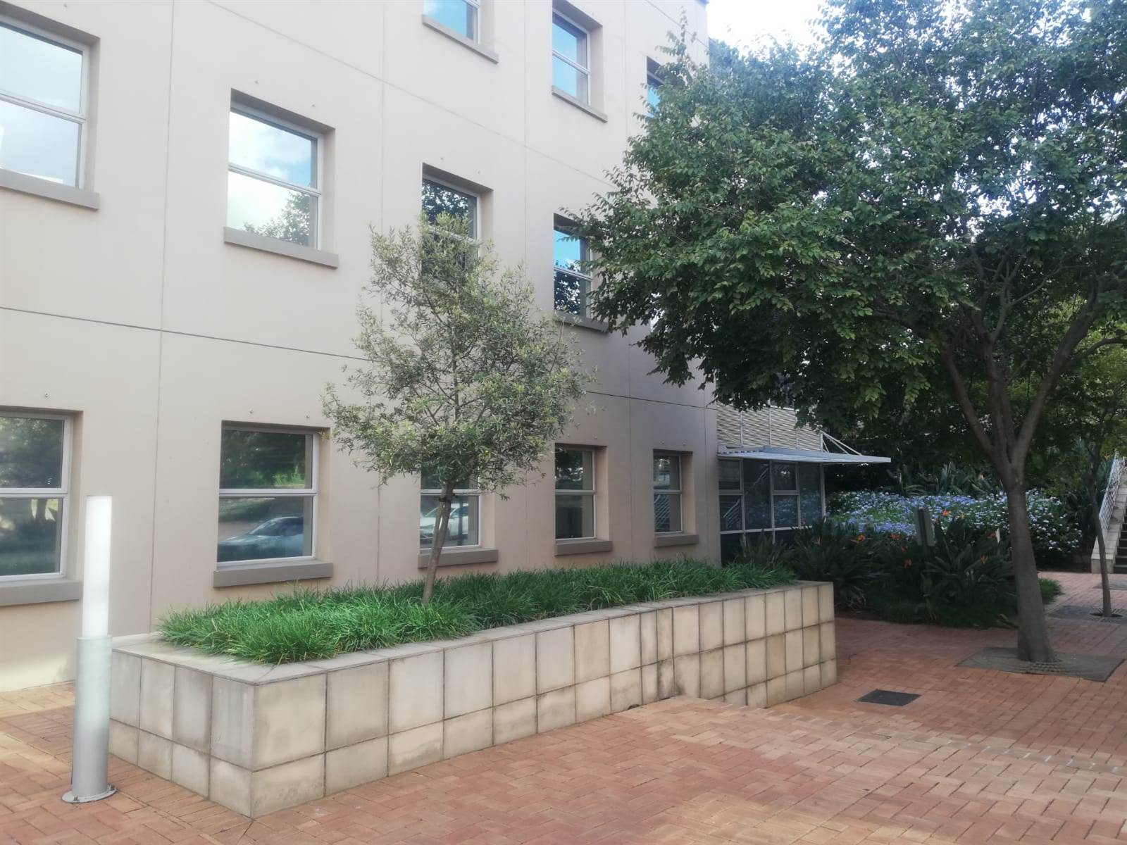 762.3  m² Commercial space in Woodmead photo number 3