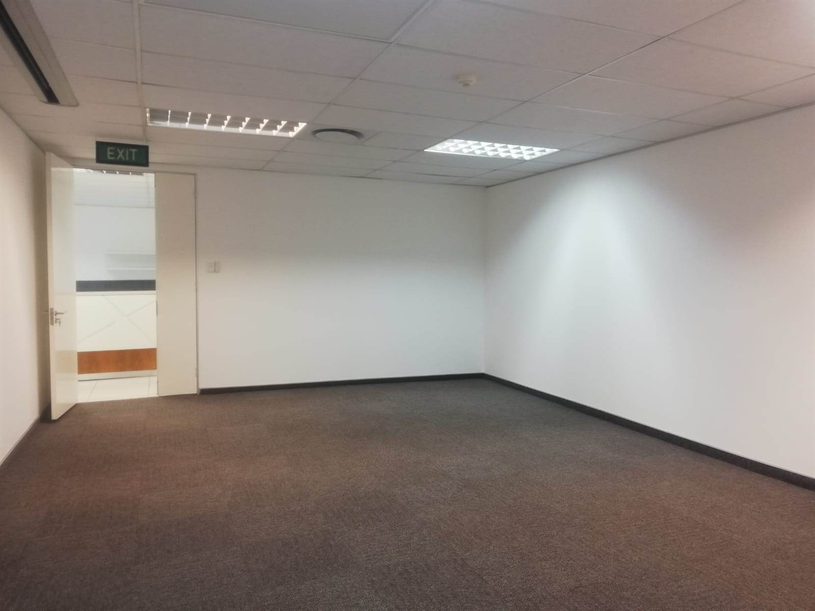 762.3  m² Commercial space in Woodmead photo number 25