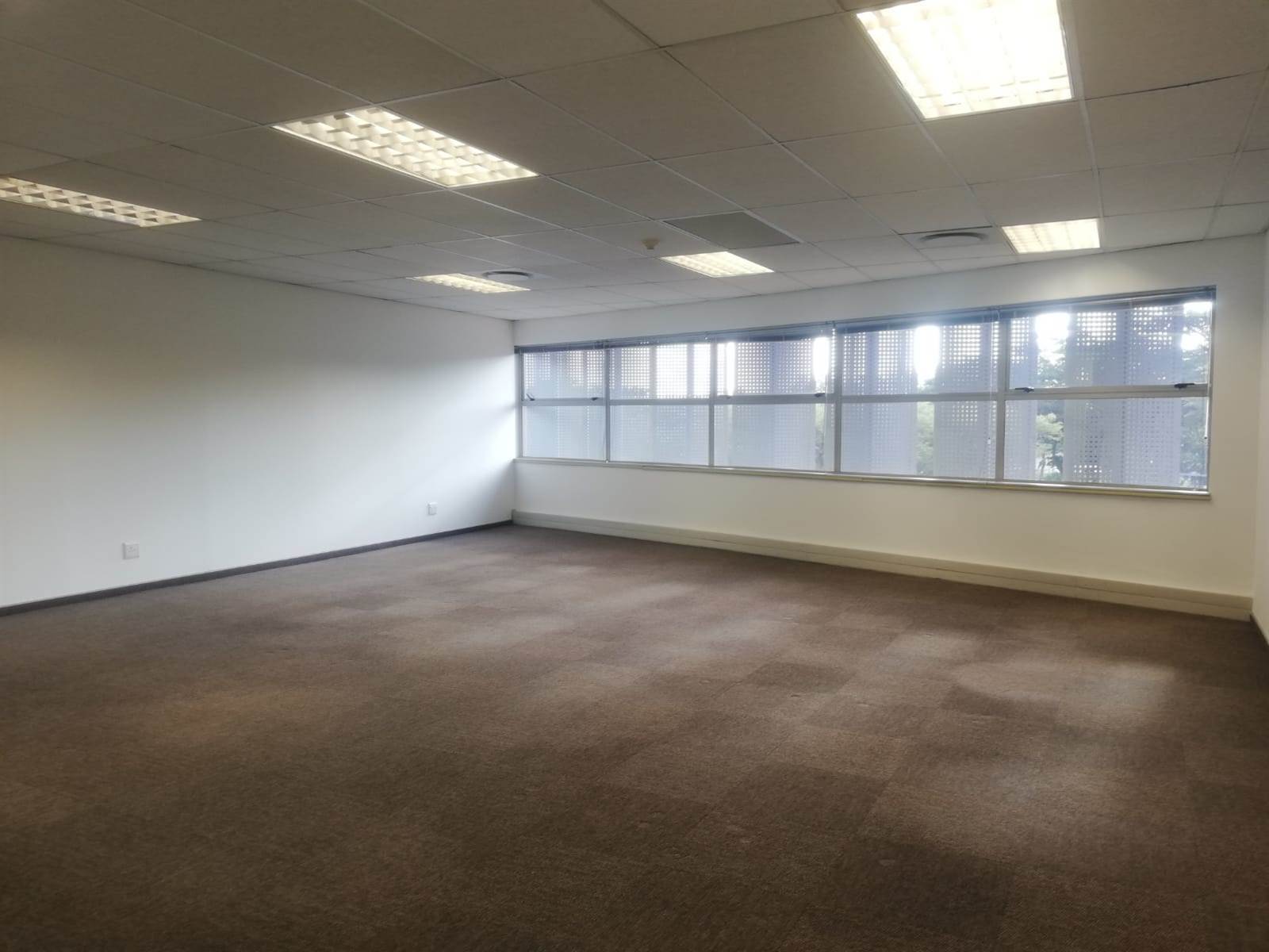 762.3  m² Commercial space in Woodmead photo number 23