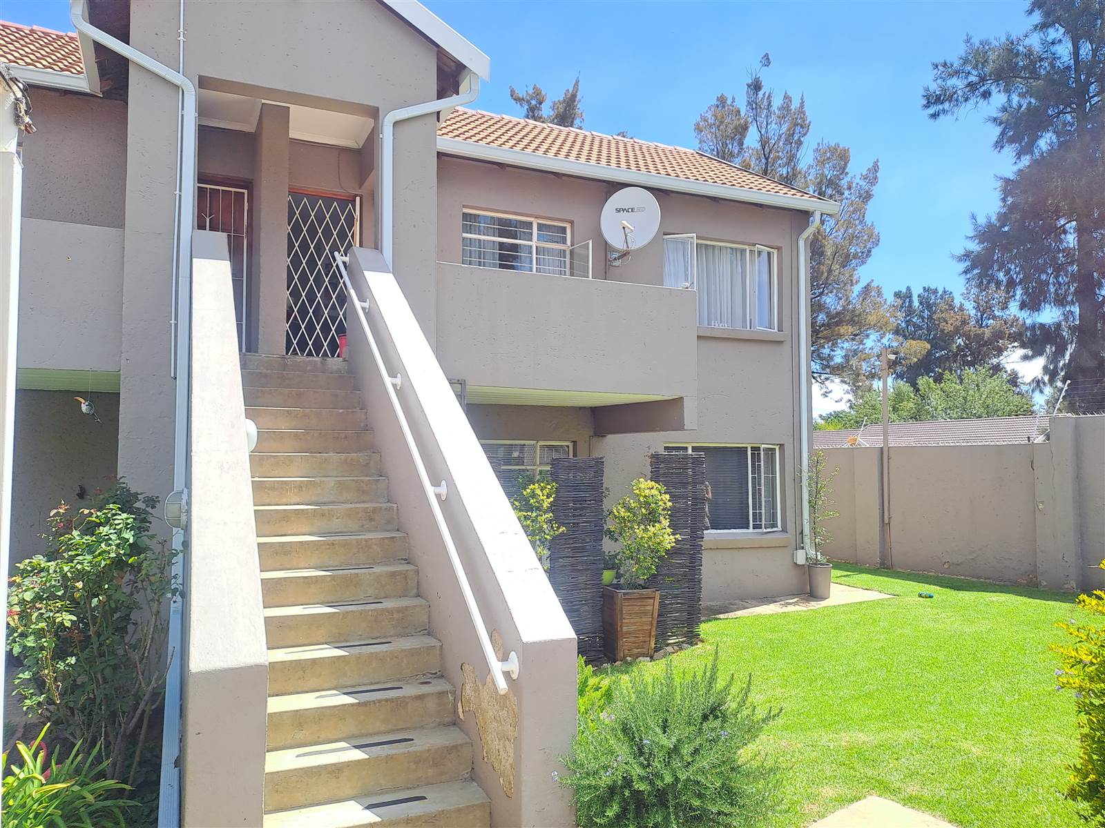1.5 Bed Townhouse in Brackendowns photo number 15