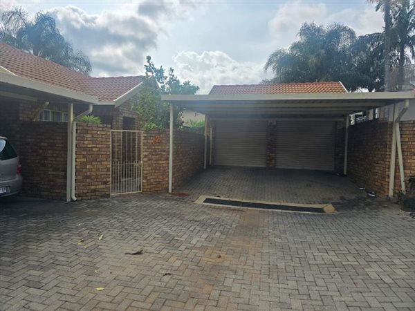 3 Bedroom Townhouse 3 Bedroom Townhouse