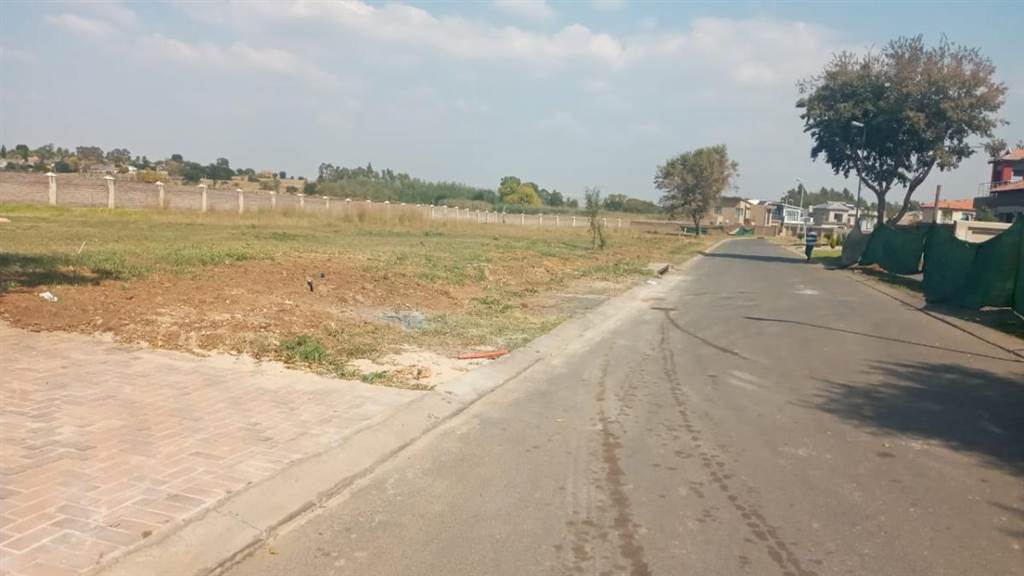 932 m² Land available in Helderwyk photo number 5