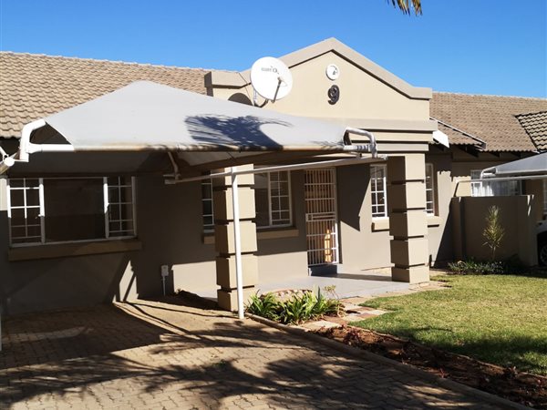 2 Bedroom Townhouse 2 Bedroom Townhouse