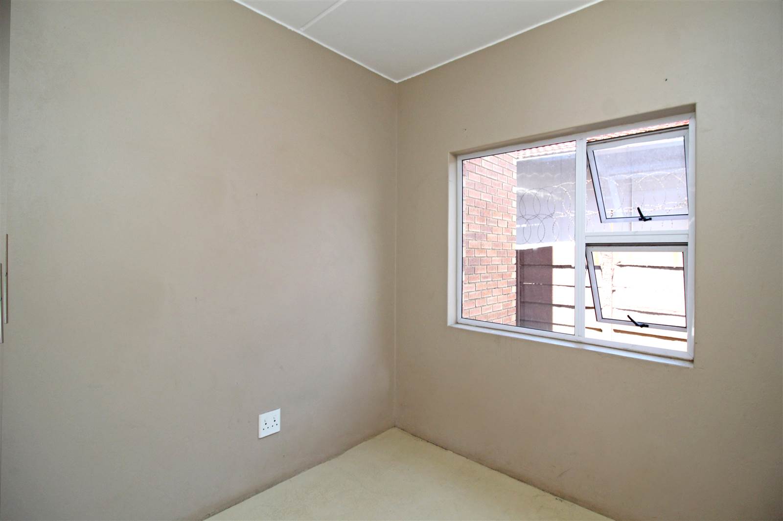 1 Bed House in Kempton Park Central photo number 7