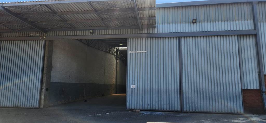 950  m² Industrial space in Pomona photo number 3